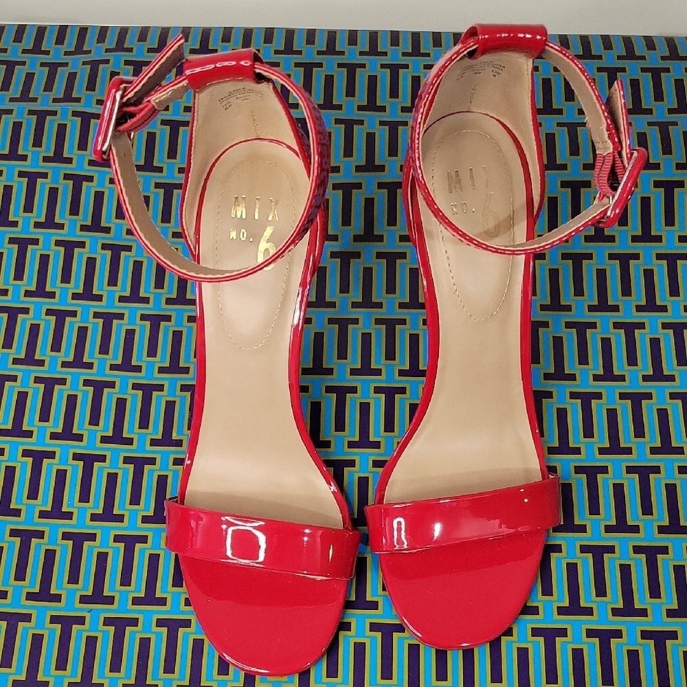 Scarlet Red Patent Leather High Heel Sandals- LIKE NEW Size 8.5 - Picture 8 of 16
